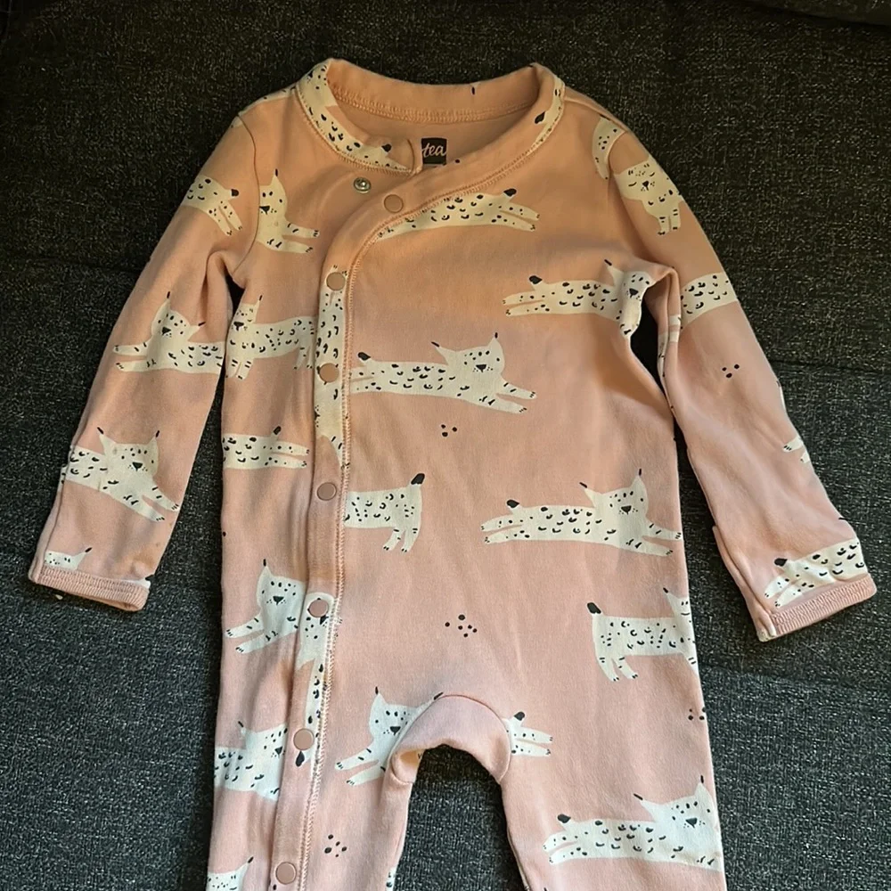 Tea Collection Footed Baby Romper Lynx - Picture 2 of 4